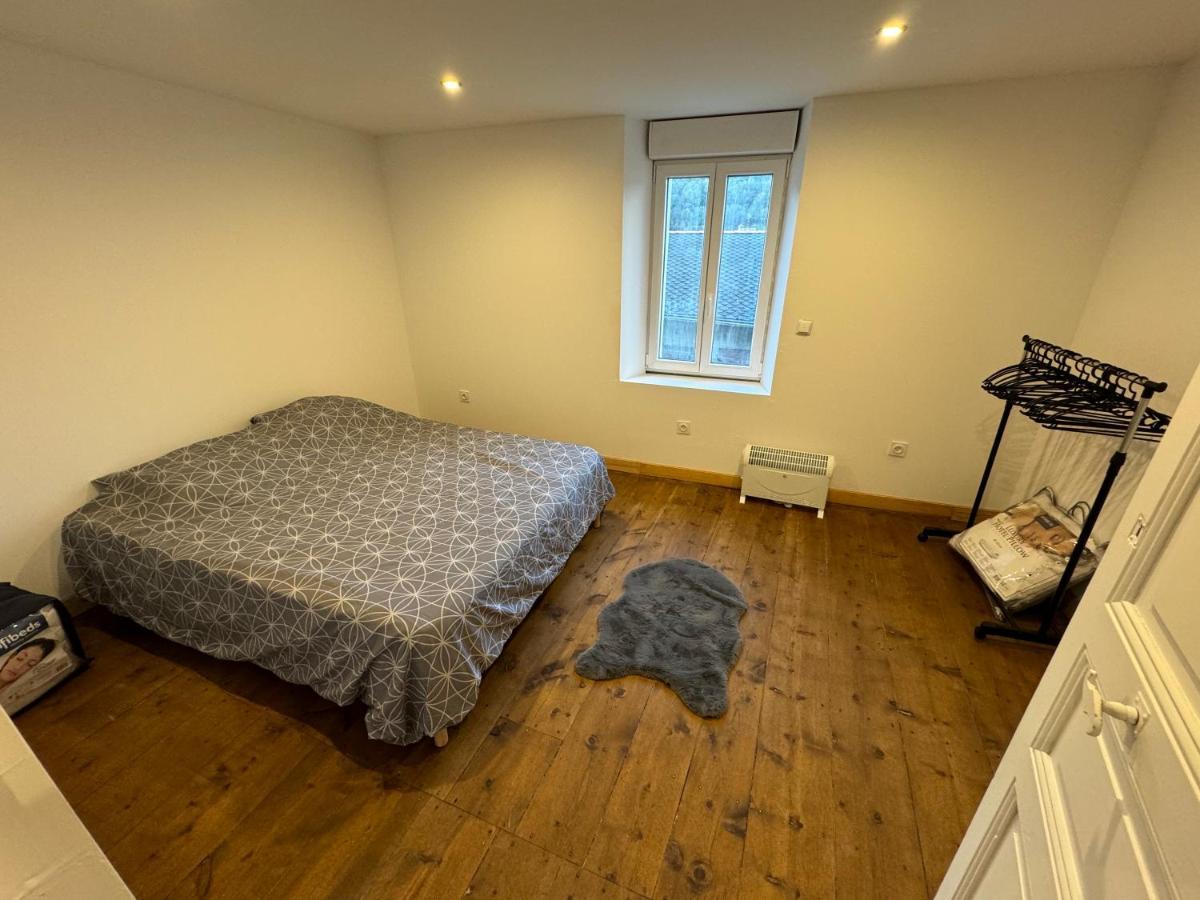Charmant Grand Appartement Serdinya 外观 照片